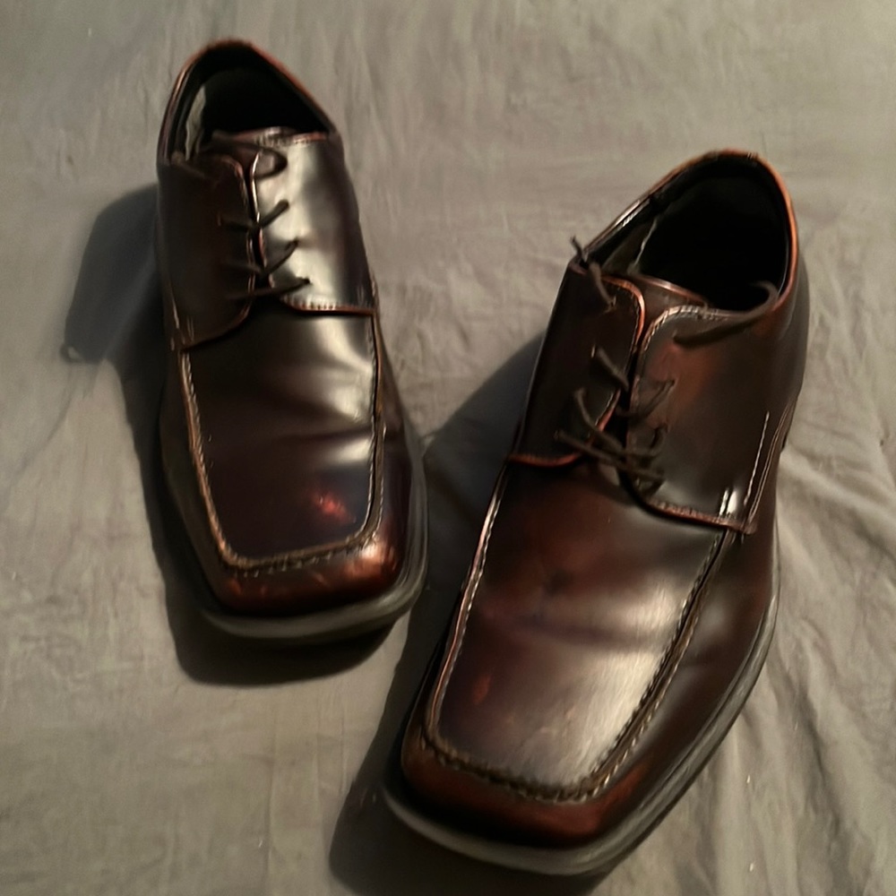 Mens size 9.5 brown Venturini dress shoes